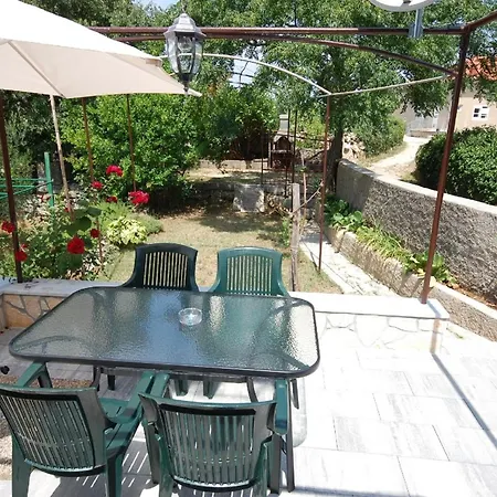 Fuer 4 Personen Ca 40 Qm In Nenadici, Kvarner Bucht Krk Holiday home Bajcici