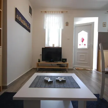 Holiday home Fuer 4 Personen Ca 40 Qm In Nenadici, Kvarner Bucht Krk