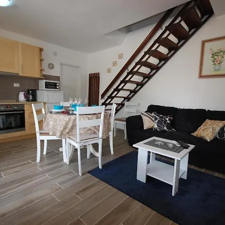 Holiday home Fuer 4 Personen Ca 40 Qm In Nenadici, Kvarner Bucht Krk